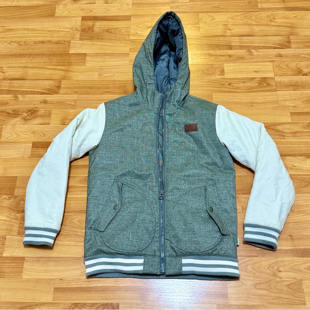 Vans Boys Size M  Insulated Gray & White‎ Jacket with Logo Patch ~ Excellent